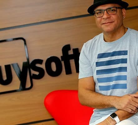 Tomó R$ 3 mil del cheque especial para montar una empresa millonaria en la sala de su casa